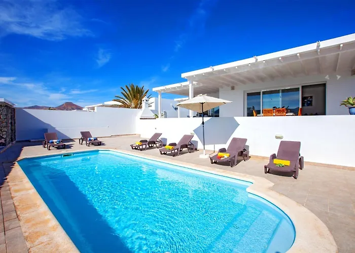 Captains Retreat Villa